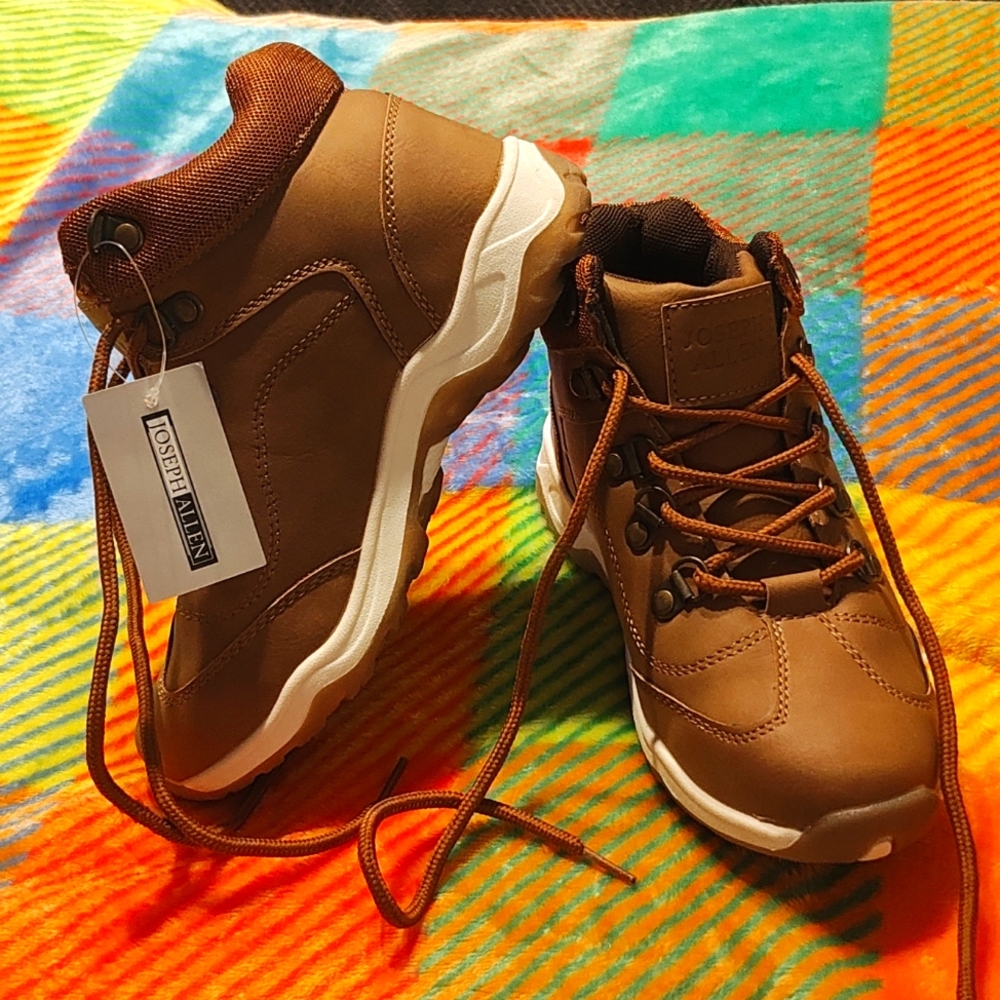 BOYS boots